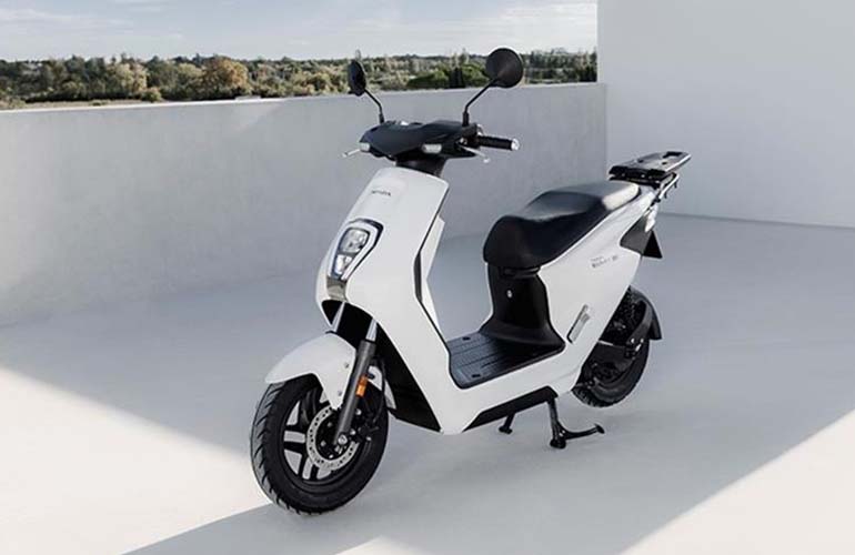 Japanese Automaker Rolls Out Electric EM1 e Scooter in Europe