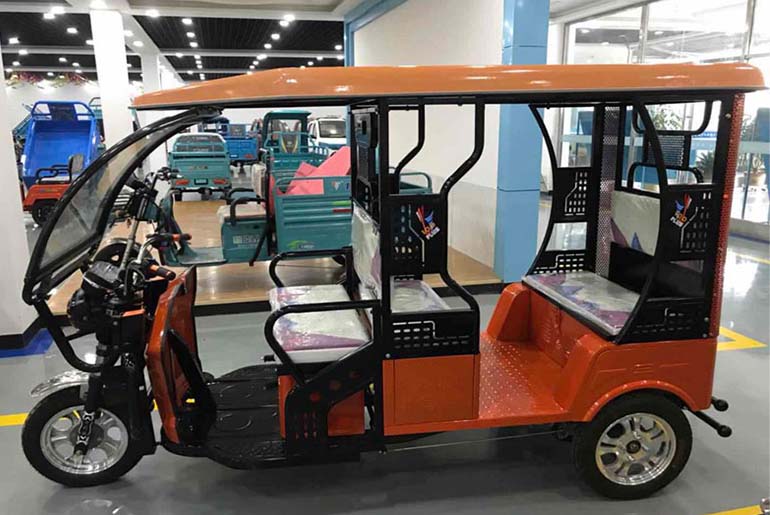 Redefining Public Transport: Top E-Rickshaws OEMs of India in 2024