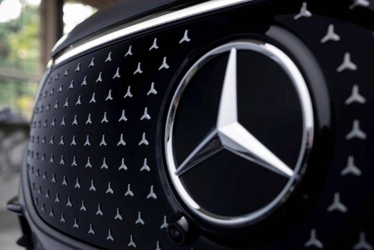 Mercedes & Stellantis stop EU battery factories, may switch to LFP