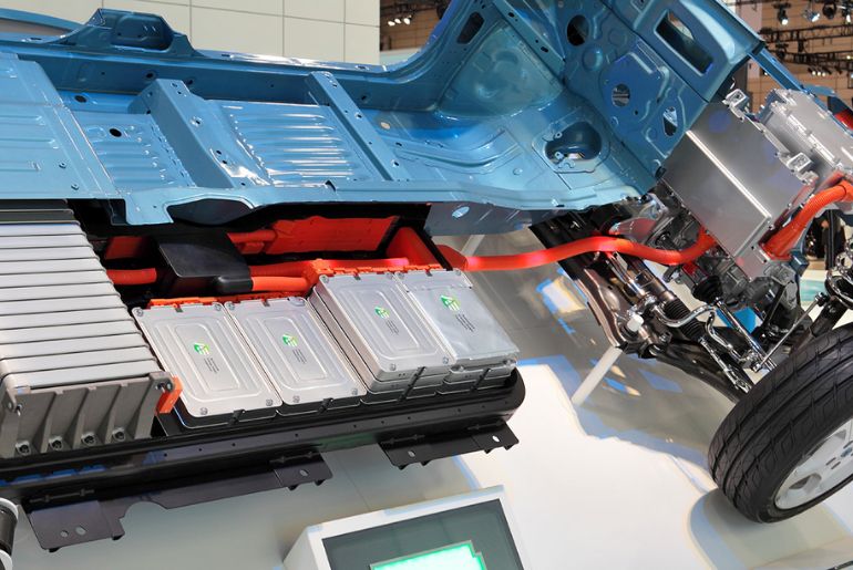 How Auxiliary Batteries Enhance EV Efficiency and Reliability