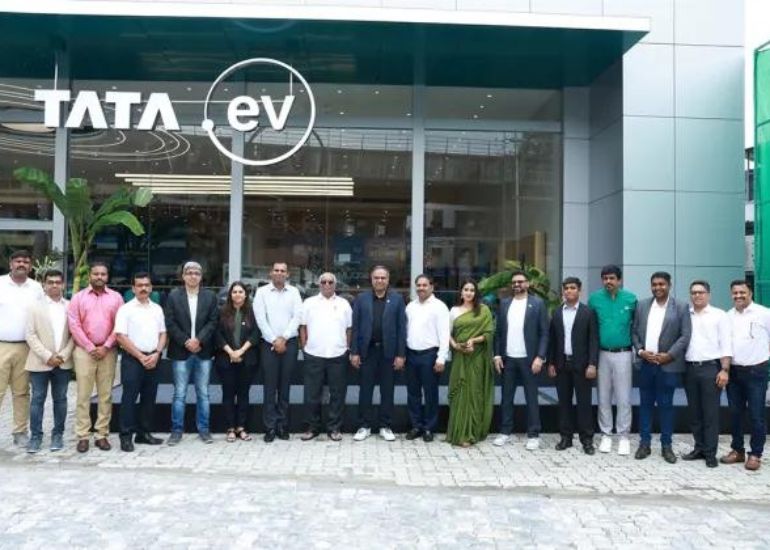 Tata Electric Unveils Premium EV Stores in Kochi