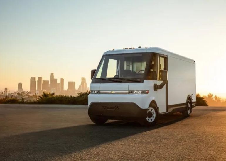 GM Adds BrightDrop Electric Vans to Chevrolet Lineu