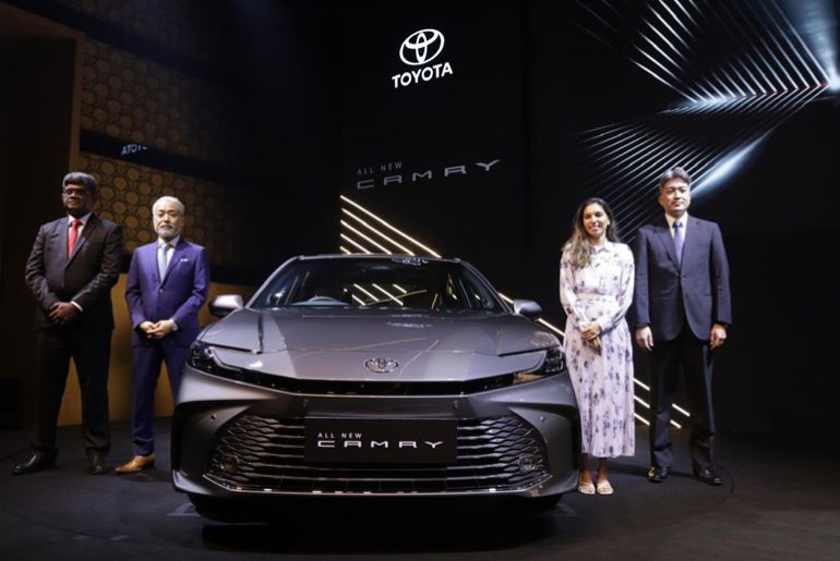 Toyota Unveils All-New Camry Hybrid: Stylish and Efficient