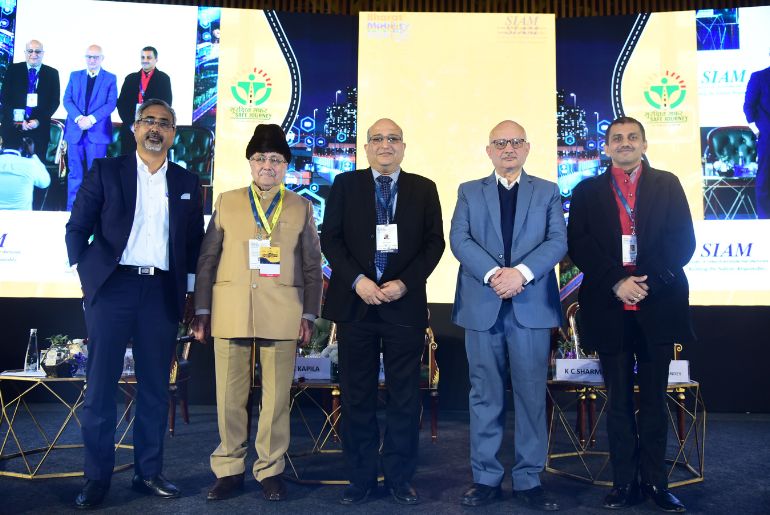 SIAM Hosts Inaugural Summit on Automotive Road Safety